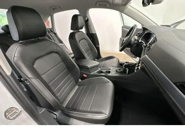Photo of 2023 Opal White Pearl Volkswagen Jetta