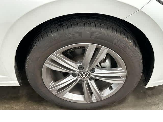 Photo of 2023 Opal White Pearl Volkswagen Jetta