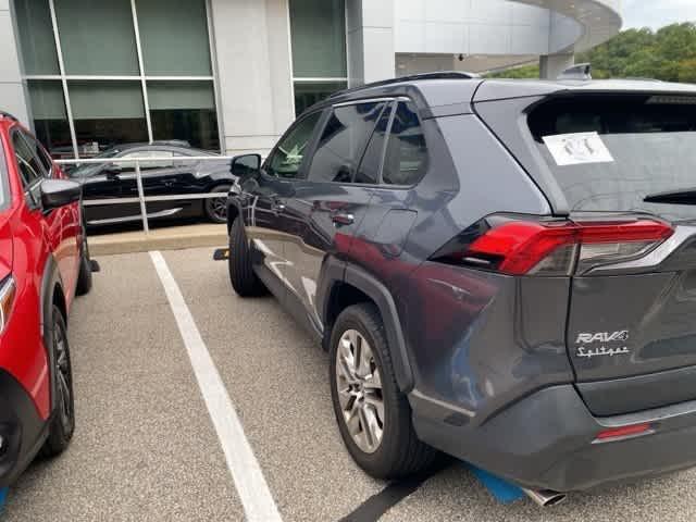 Photo of 2019 Magnetic Gray Metallic Toyota RAV4