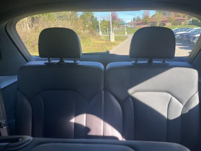 Photo of 2017 White Audi Q7
