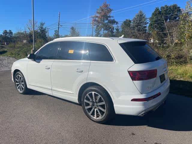 Photo of 2017 White Audi Q7