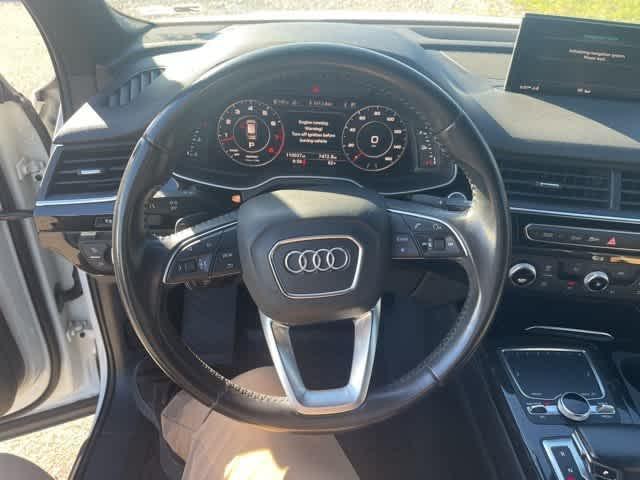 Photo of 2017 White Audi Q7