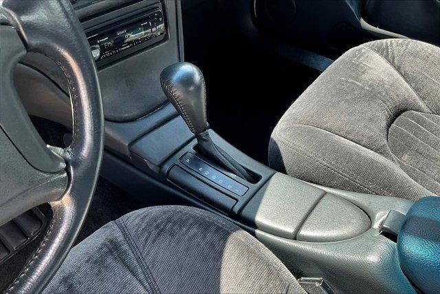 Photo of 1995 White Pontiac Bonneville
