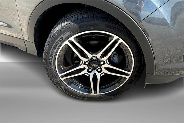 Photo of 2019 Magnetic Metallic Ford Escape
