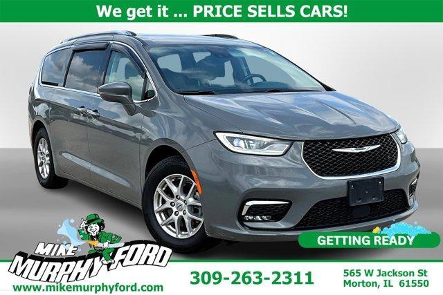 Photo of 2021 Ceramic Gray Clearcoat Chrysler Pacifica