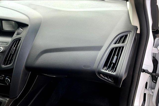 Photo of 2018 Oxford White Ford Focus