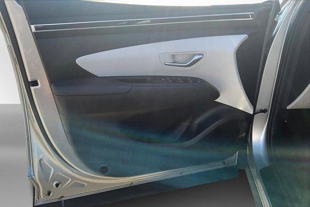 Photo of 2023 Shimmering Silver Hyundai TUCSON