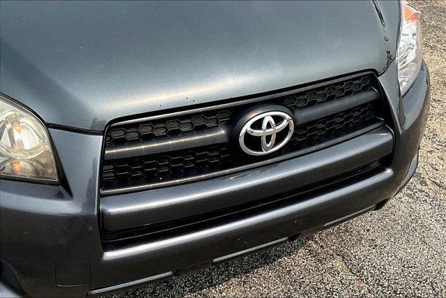 Photo of 2012 Magnetic Gray Metallic Toyota RAV4