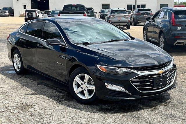 Photo of 2020 Mosaic Black Metallic Chevrolet Malibu