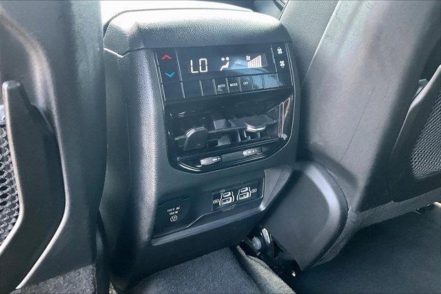 Photo of 2024 Metallic Jeep Grand Cherokee L