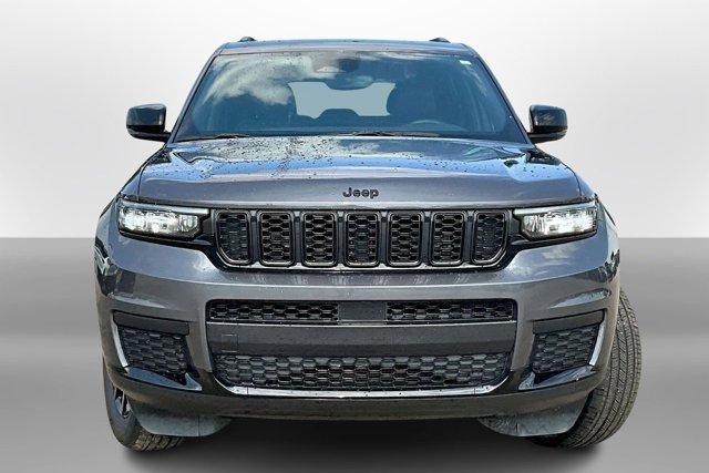 Photo of 2024 Metallic Jeep Grand Cherokee L