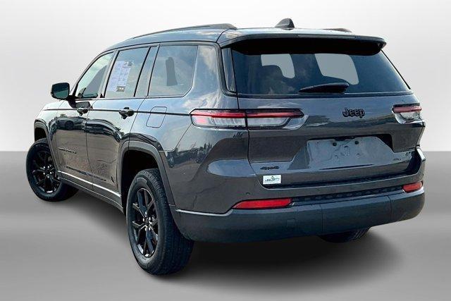 Photo of 2024 Metallic Jeep Grand Cherokee L