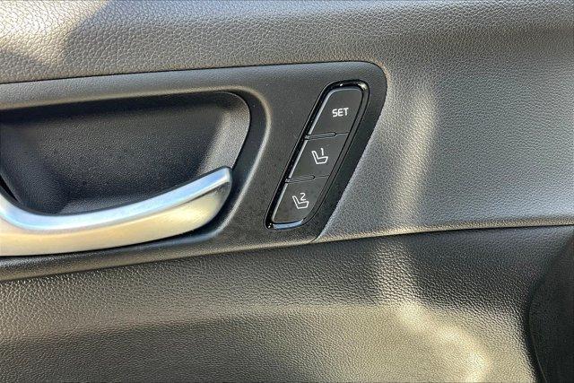 Photo of 2017 Snow White Pearl Kia Optima Plug-In Hybrid
