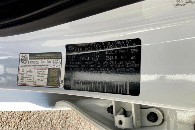 Photo of 2017 Snow White Pearl Kia Optima Plug-In Hybrid