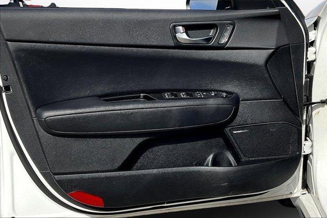 Photo of 2017 Snow White Pearl Kia Optima Plug-In Hybrid