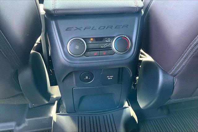 Photo of 2025 Space White Metallic Ford Explorer