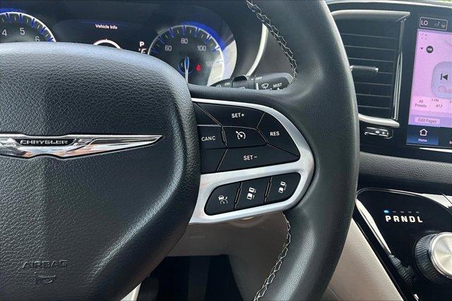 Photo of 2023 Velvet Red Pearlcoat Chrysler Pacifica