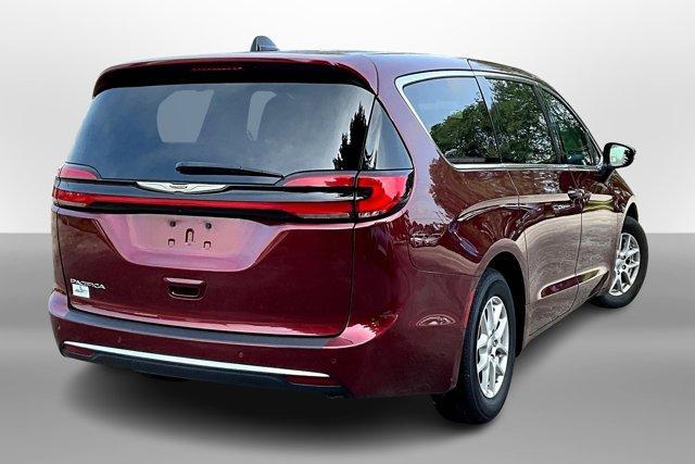 Photo of 2023 Velvet Red Pearlcoat Chrysler Pacifica