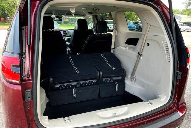 Photo of 2023 Velvet Red Pearlcoat Chrysler Pacifica