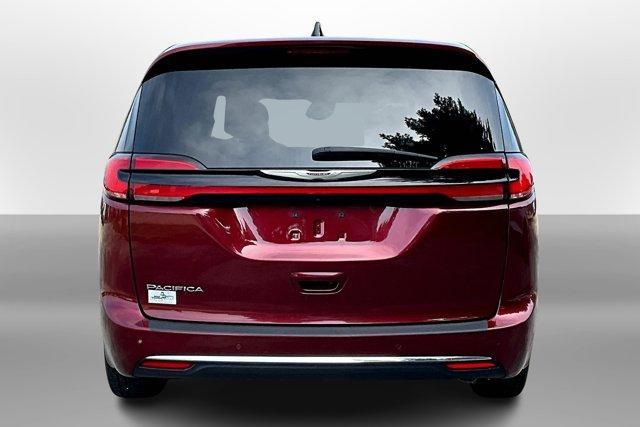 Photo of 2023 Velvet Red Pearlcoat Chrysler Pacifica