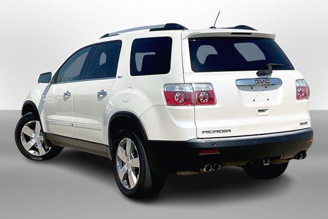Photo of 2011 White Diamond Tri-Coat GMC Acadia