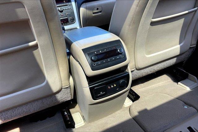 Photo of 2011 White Diamond Tri-Coat GMC Acadia