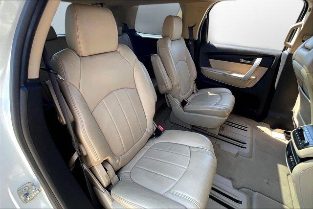 Photo of 2011 White Diamond Tri-Coat GMC Acadia