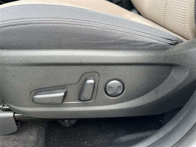 Photo of 2022 Quartz White Hyundai SANTA FE