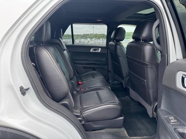 Photo of 2014 Oxford White Ford Explorer