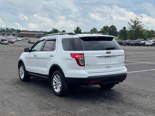 Photo of 2014 Oxford White Ford Explorer