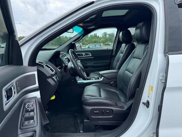 Photo of 2014 Oxford White Ford Explorer
