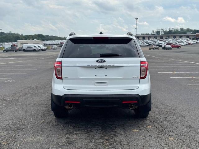 Photo of 2014 Oxford White Ford Explorer