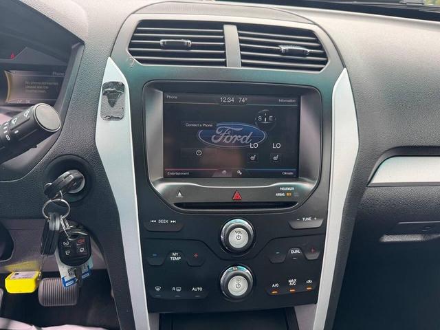 Photo of 2014 Oxford White Ford Explorer