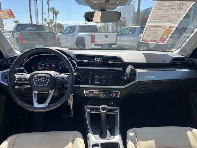 Photo of 2022 Black Metallic Audi Q3