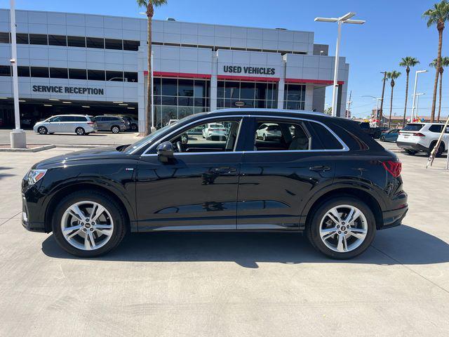 Photo of 2022 Black Metallic Audi Q3