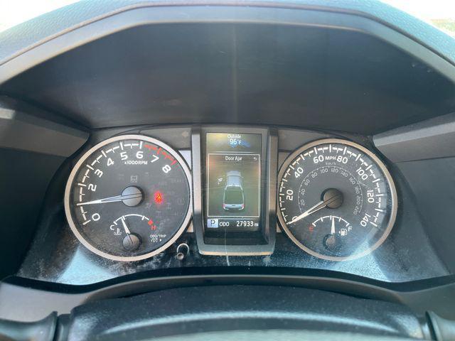 Photo of 2022 White Toyota Tacoma