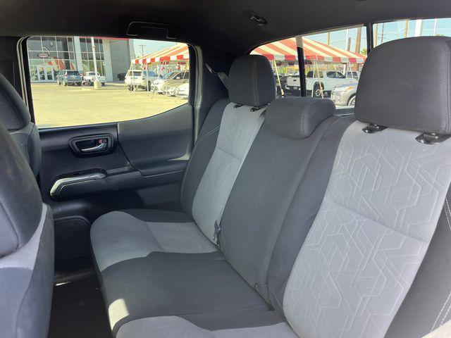 Photo of 2022 White Toyota Tacoma