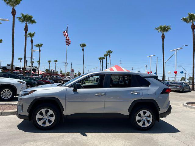 Photo of 2025 Silv Sky Met Toyota RAV4