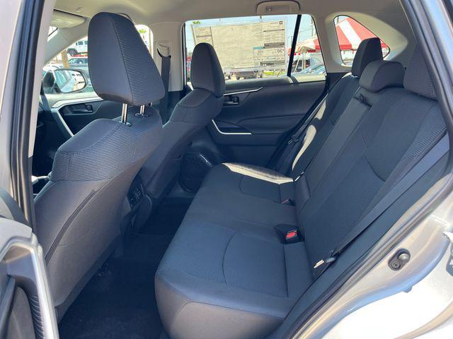 Photo of 2025 Silv Sky Met Toyota RAV4