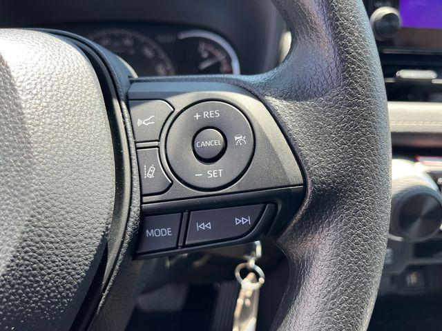 Photo of 2025 Silv Sky Met Toyota RAV4