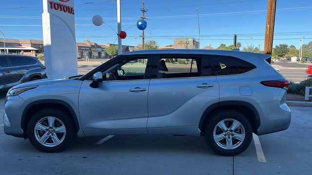 Photo of 2020 Celestial Silver Metallic Toyota Highlander