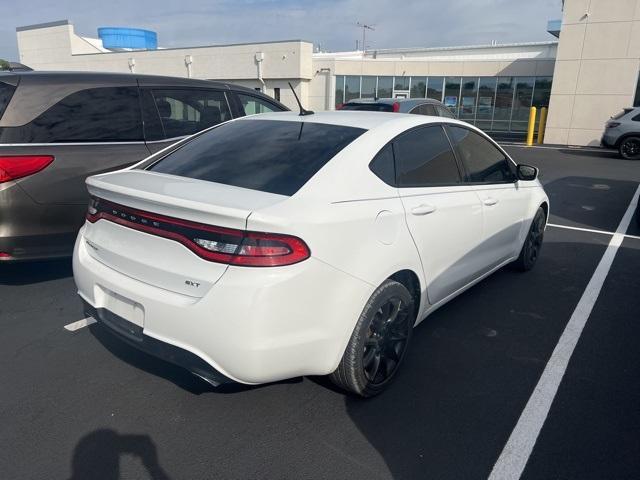 Photo of 2013 Bright White Clearcoat Dodge Dart