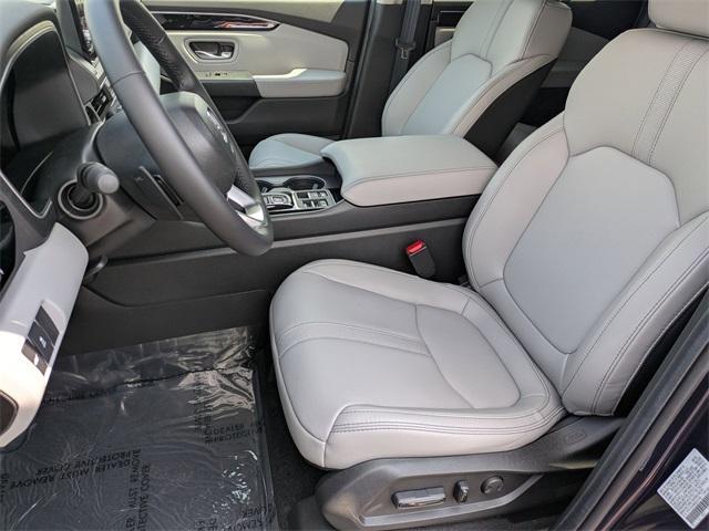 Photo of 2025 Obsidian Blue Pearl Honda Pilot