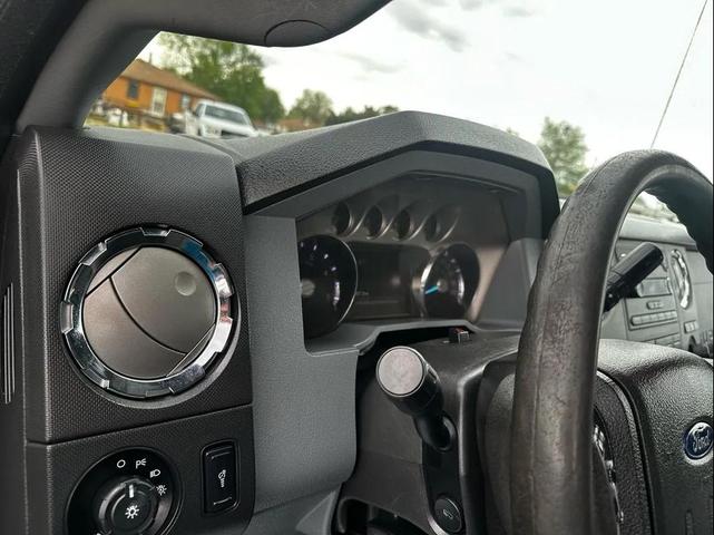 Photo of 2014 Sterling Gray Metallic Ford F-350