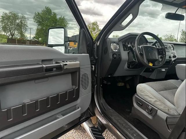 Photo of 2014 Sterling Gray Metallic Ford F-350