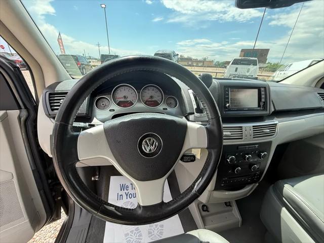Photo of 2010 Mercury Silver Metallic Volkswagen Routan
