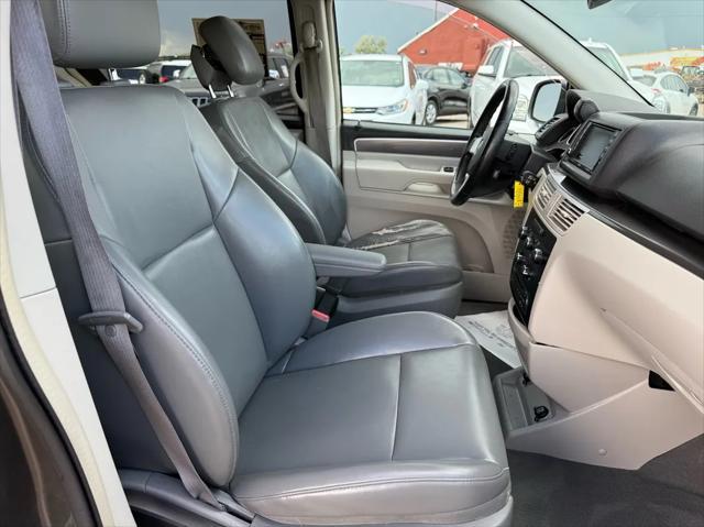 Photo of 2010 Mercury Silver Metallic Volkswagen Routan