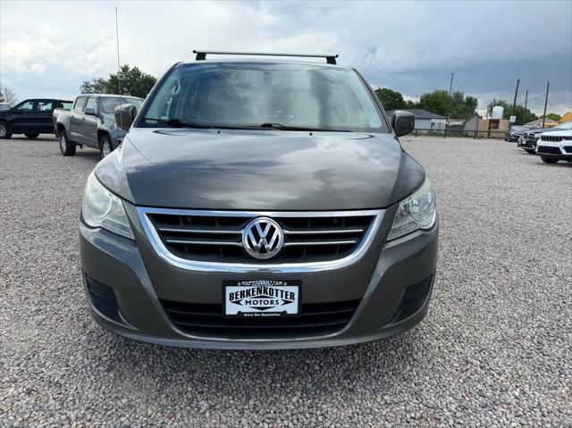 Photo of 2010 Mercury Silver Metallic Volkswagen Routan