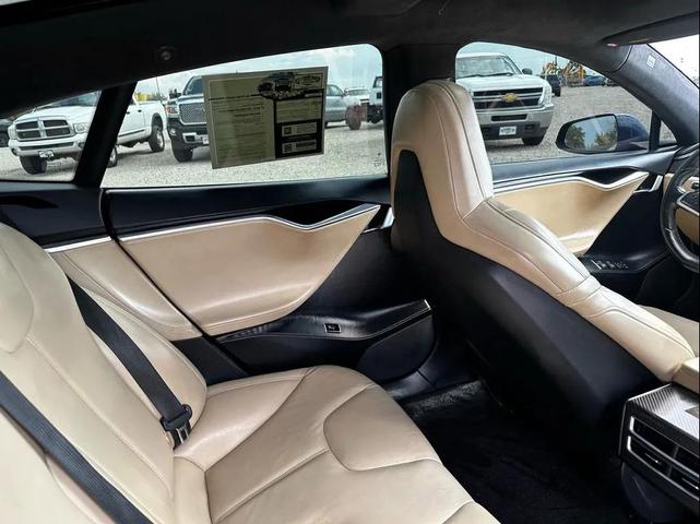 Photo of 2016 Deep Blue Metallic Tesla Model S