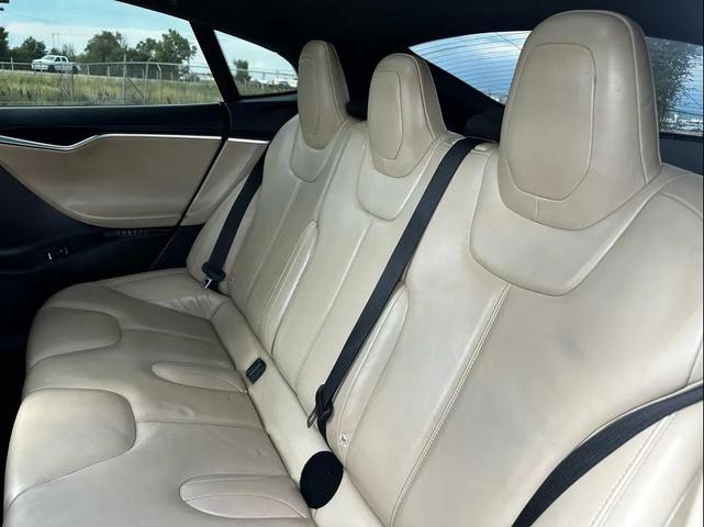 Photo of 2016 Deep Blue Metallic Tesla Model S